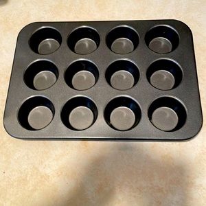 12 muffin nonstick pan - each cup is 1 1/4” x 2 1/2”